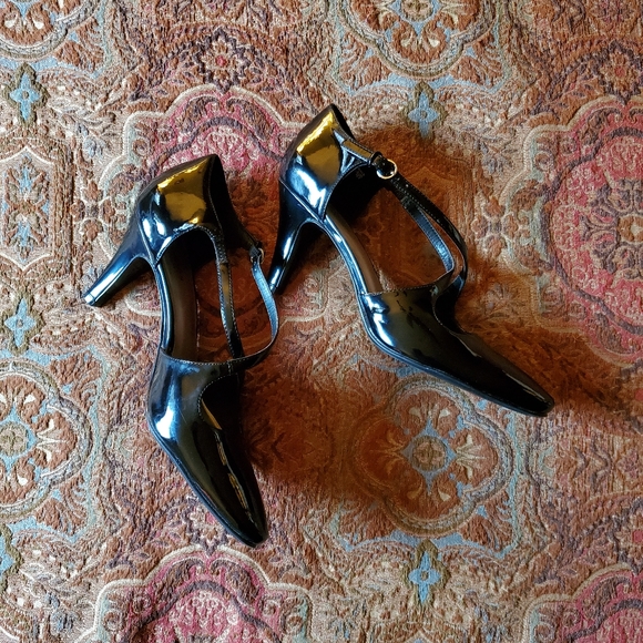 Covington Crissy Shoe - Picture 7 of 8